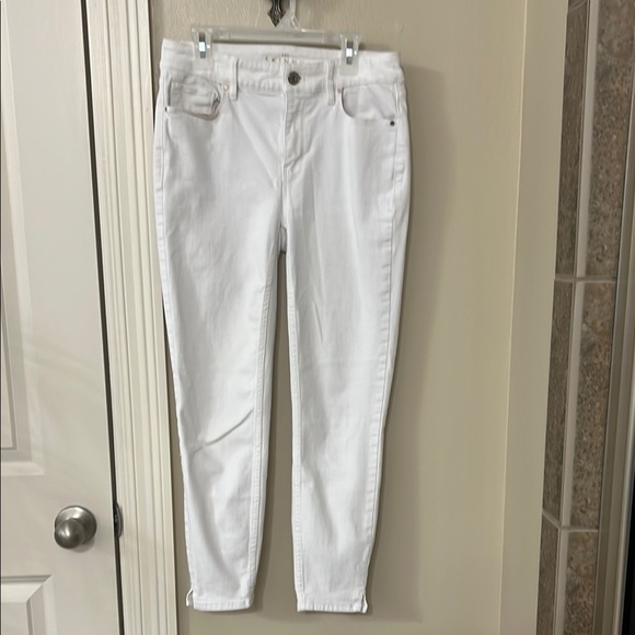 White House Black Market Denim - Women's White Jeans size 2